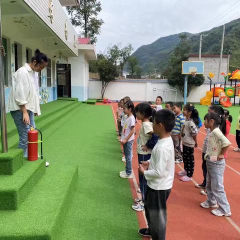 筑牢安全防线，共创平安校园———茅坪镇腰庄河教学点