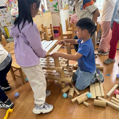 一实幼滨湖分园大二班建构区观察记录