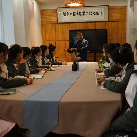 安全警钟长鸣 助力星灯成长--信息工程大学第二幼儿园消防安全演练