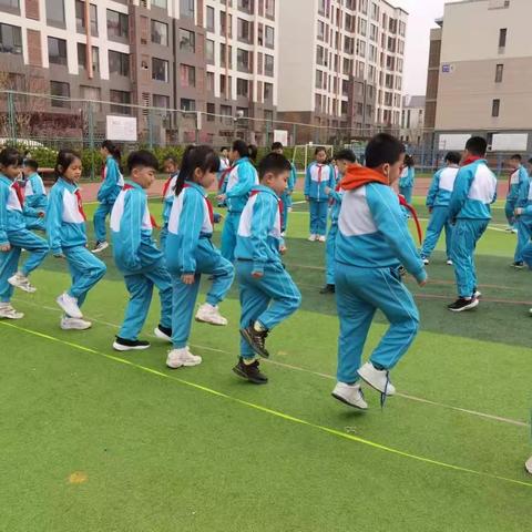 阳光多彩，动感课间—小站实验小学课间精彩掠影