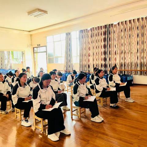 2025年春季学期开学工作会议及教师校园安全培训会
