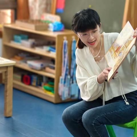 【荣怀新世纪幼儿园】小一班故事妈妈来啦