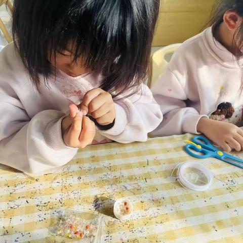 鱼邱湖街道中心幼儿园东兴分园大二班美工区观察记录