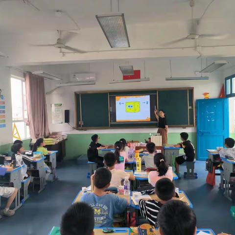 齐教研，共成长——龙游县西门小学数学组教研活动