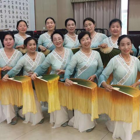 “双争”活动进行时“双争”有我舞动河北”北环二建社区开展“欢乐城乡”百千万惠民活动演出