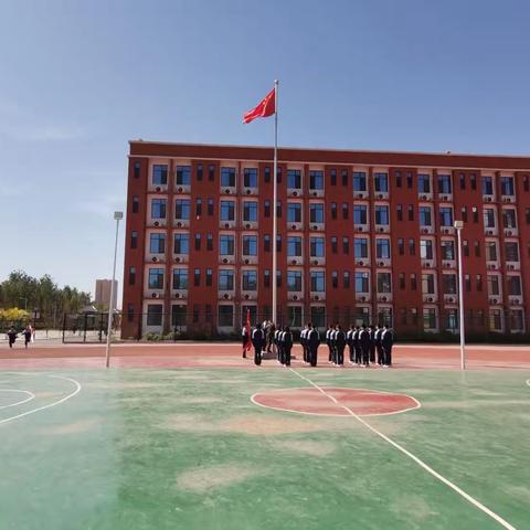 守护青春防线：预防溺水与未成人犯罪
