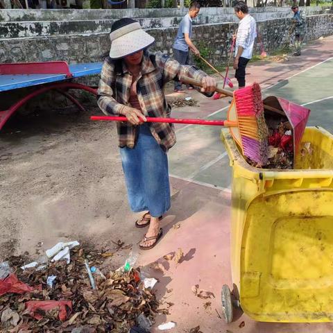 江边乡土眉村持续开展环境卫生整治工作