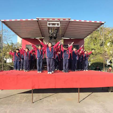 底阁镇甘沟小学班歌比赛