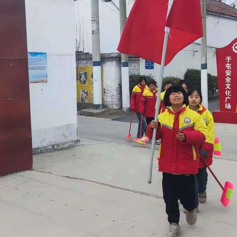 学做雷锋精神，争做时代新人——陆圈镇于屯小学学雷锋纪念日活动