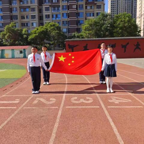 温馨五月天，感恩母亲节——唐山博杰小学母亲节主题升旗活动