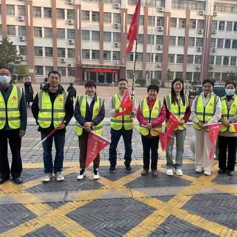 暖心护学岗“温暖孩子上学之路”