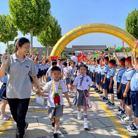 遇见美好青外，拥抱美好未来——大风车幼儿园与青外园校共建剪影