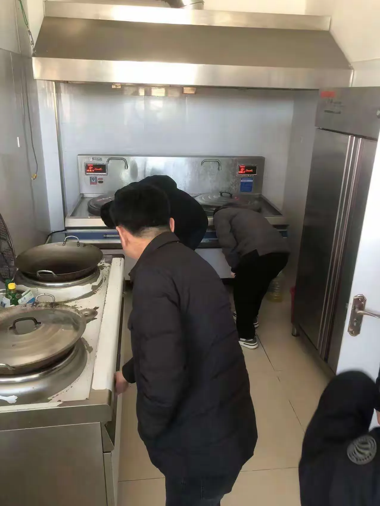 简篇-“安全无小事,排查入细微”——乌敦套海镇中心小学开展期初安全检查