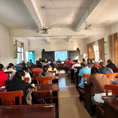 以考促教明方向，凝心聚力提质效——我校期中考试成绩质量分析会圆满召开
