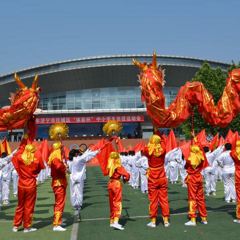 阳光运动伴成长，和美少年展风采--长沟中心小学彩旗操展演取得圆满成功