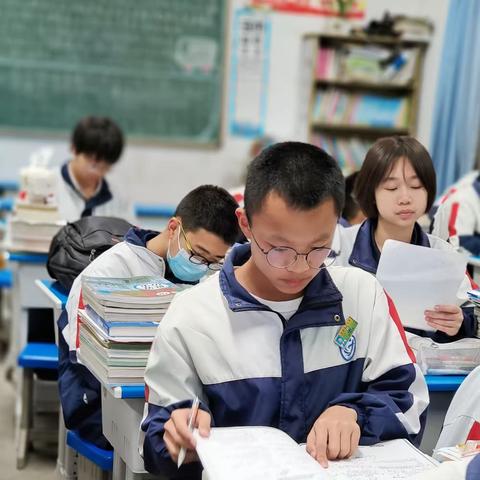 九班部分学生照片