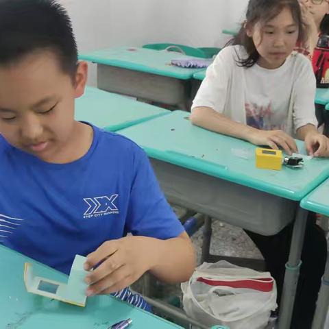 五洲观澜五年级科学实验社团【自制八音盒】