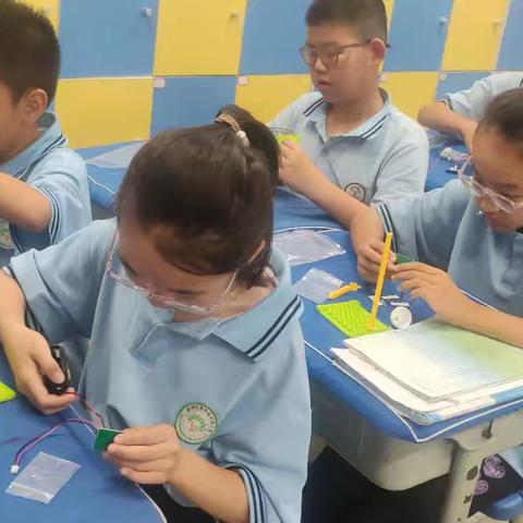 钱小科学实验社团【声控路灯】
