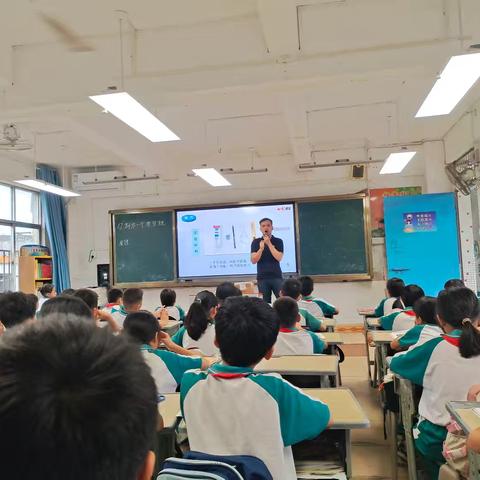 定安县龙河镇中心学校科学随堂听课———制作一个潜望镜