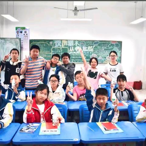 因爱从教，陪伴成长