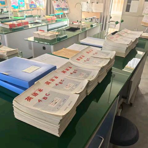 以查促优 赋能成长 ——黄店镇学区小学部开展作业教案常规检查督导活动