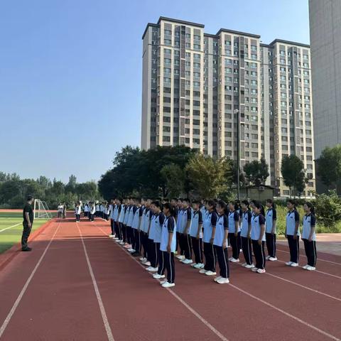 风华实中军训活动：磨砺意志，绽放青春风采