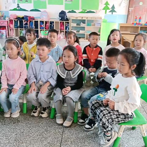 数学活动：《5的加减法》——新圩镇中心幼儿园大一班