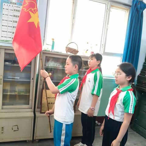 争做新时代好队员（入队仪式）———沙城七小开展“六一”主题队日活动纪实