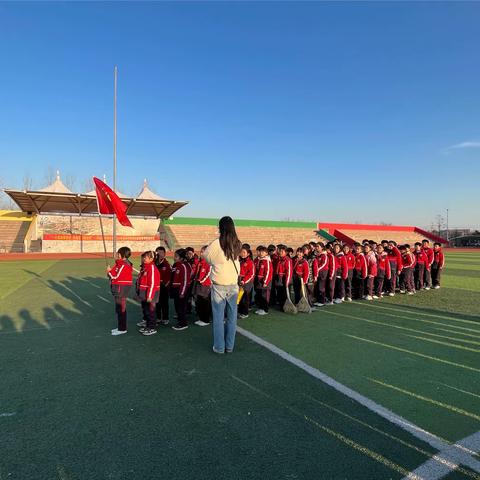 心中有雷锋，争做小先锋 — —记三（7）班学雷锋活动