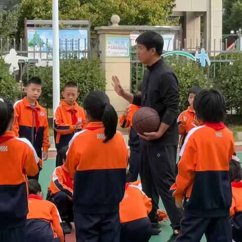 活力篮球绽风采 教研赋能促成长——广信区第八小学开展第十周综合组教研活动