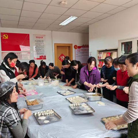 “饺子香 情谊浓”-西工大社区为辖区独居老人送饺子
