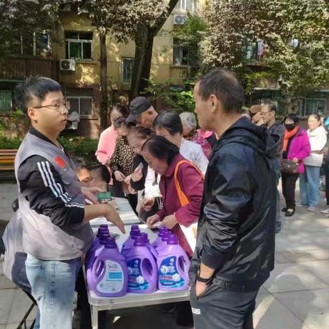 爱心企业进社区，温暖空巢老人心