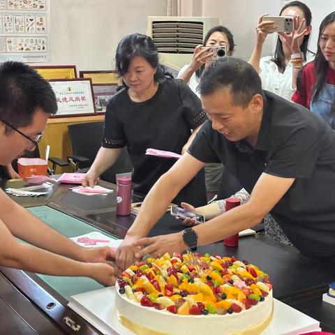 “同过政治生日 重温入党初心”-西工大社区党委开展主题党日活动