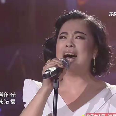 55岁黄绮珊，如何完成从“妈”到“姐”的逆生长？