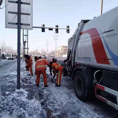 破冰除雪   环卫工人在行动