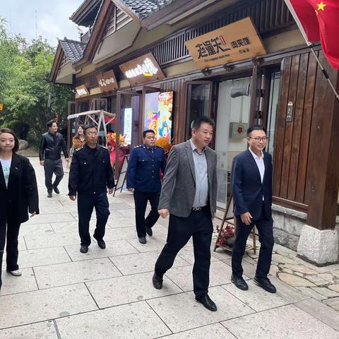 筑牢食品安全底线，护航“双节”食品安全——沣东新城市场监管局开展食品安全专项检查