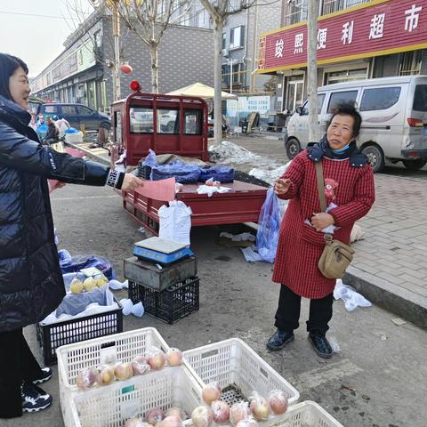草庙王村开展打击非法存放危化品宣传活动