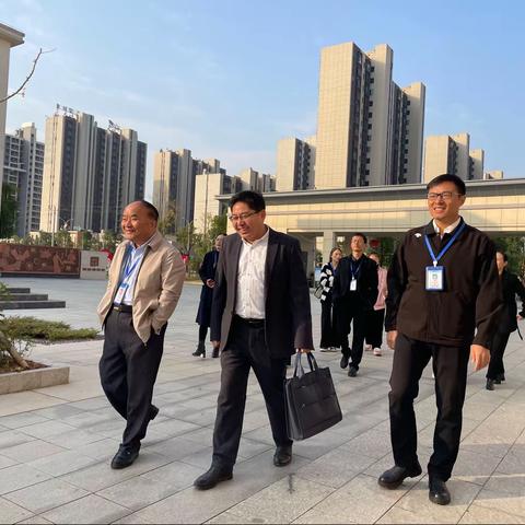 崇仁县教体局党组书记、局长来校调研并开展学校集体政治谈话