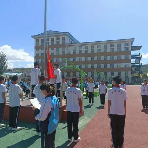 “学习新思想，做好接班人”——宁武县第一中学校第十七周升旗仪式