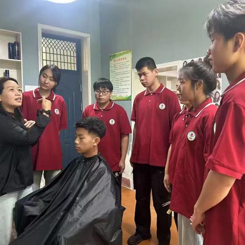 关爱学生 从“头”开始 ——记信雪霞老师带学生学习理发技能的蜕变之旅