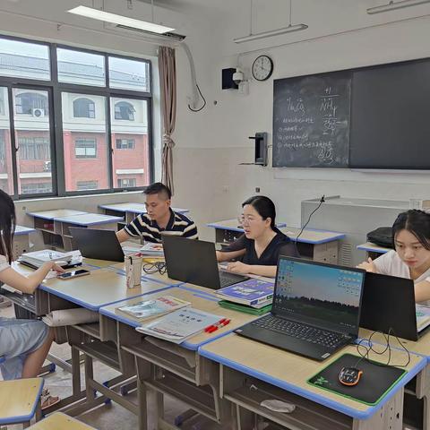 “集体备课，共促成长”——初二数学组第十七周集体备课