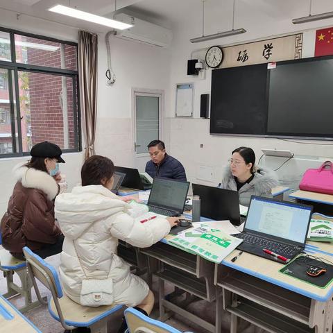 “集体备课，共促成长”——初三数学组第十八周集体备课