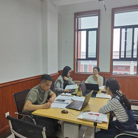 “集体备课，共促成长”——初三数学组第十三周集体备课