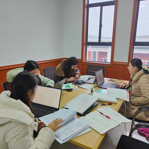初一数学组教研：提升教学质量的集体智慧