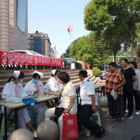 趵突泉街道政协联络室系列为民活动二:骨科义诊进社区 健康服务“零距离”