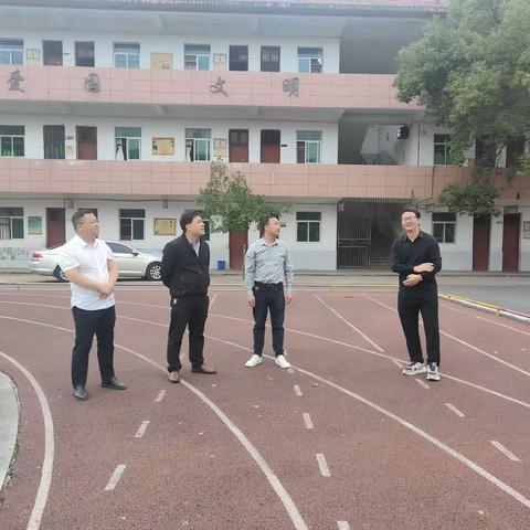 走得近，扎得实——县教体局汤跃东深入芦溪乡小学调研指导工作