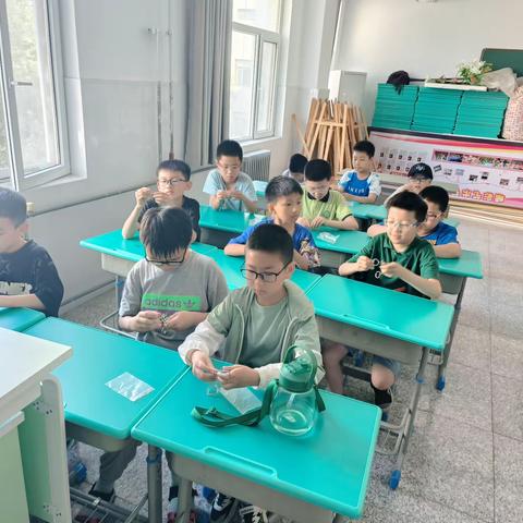 五洲观澜小学思维鲁班锁社团四年级