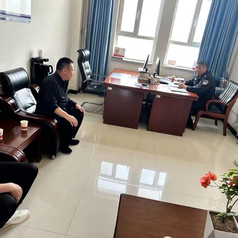 警保联动新交流，共筑交通安全防线