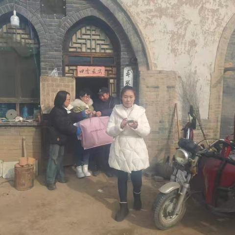 节前慰问暖人心：基层干部为困难户送上冬日关怀