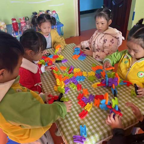 瑞丽市小喇叭幼儿园中一班